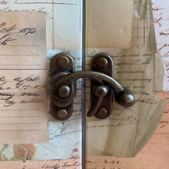 Tri-fold 4x6 Photo Album - Picture 2 of 11